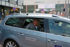 Ministerin Anke Rehlinger in einem der Testfahrzeuge
